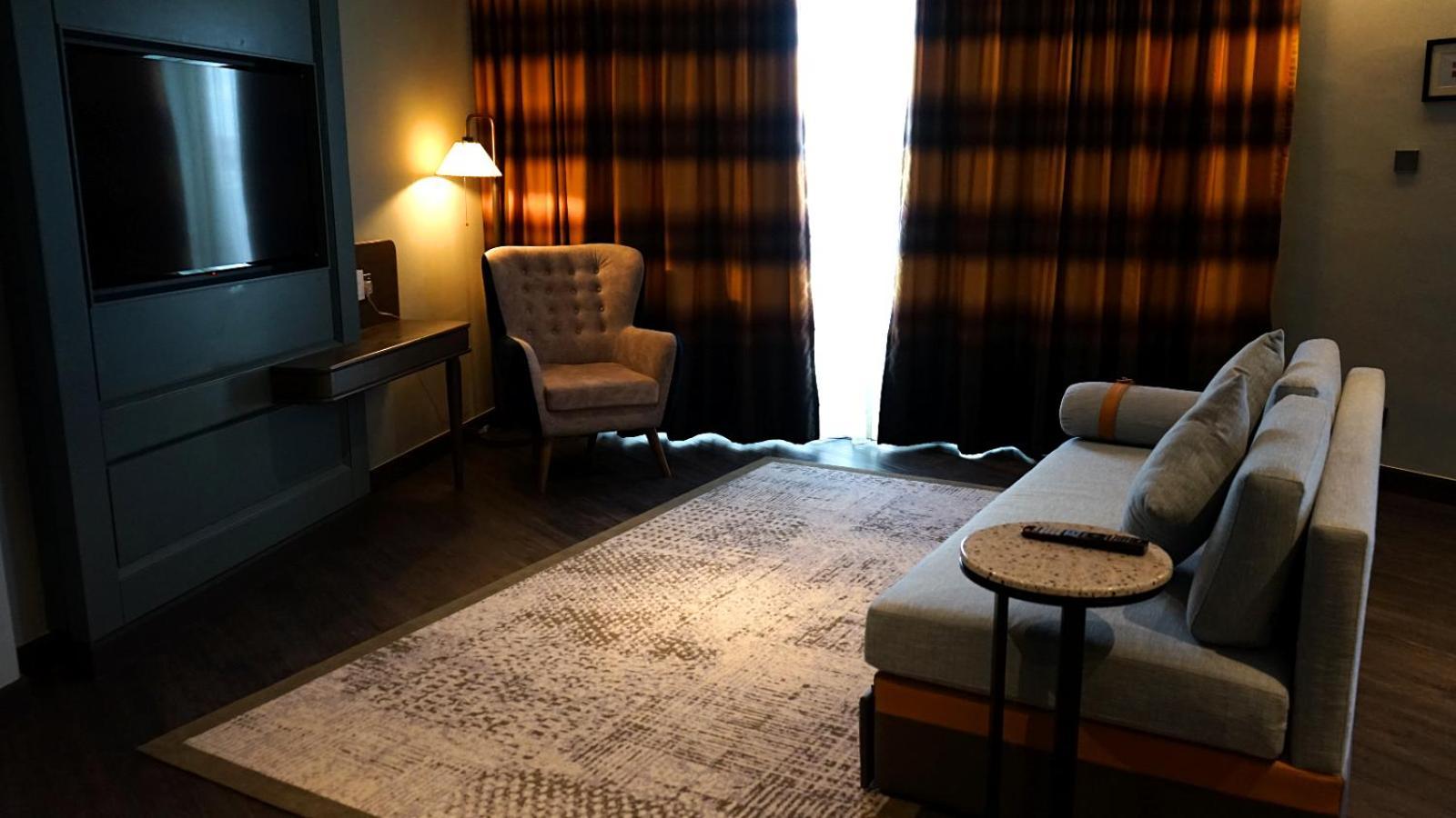 Hotel The George Penang By The Crest Collection à George Town Extérieur photo A room at the hotel